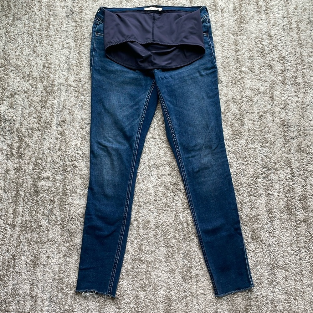 Abercrombie & Fitch Maternity Jeans, medium dark wash, size 29 / 8 Regular